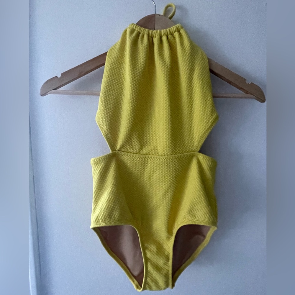 Adorable swimsuit- used twice